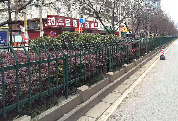 綠化帶護(hù)欄.jpg
