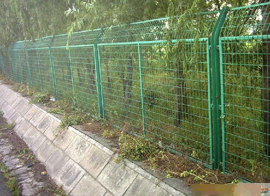 河道護(hù)欄網(wǎng).jpg