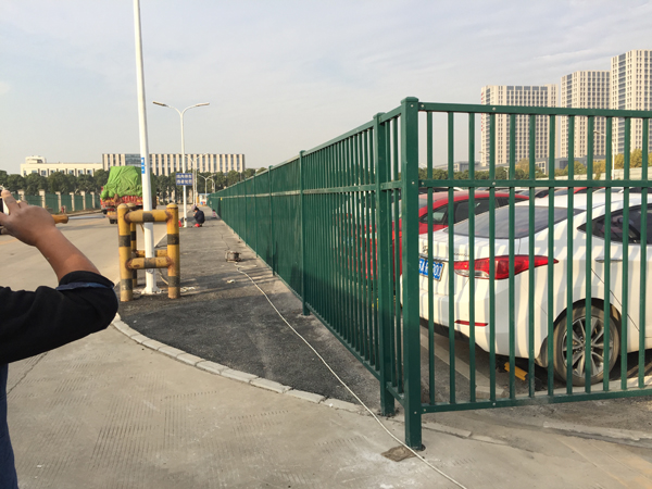 鋅鋼護欄.jpg